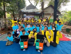 Mahasiswa Vokasi UI Melakukan Gerakan Peduli Sampah Bersama Sekolah Alternatif Anak Jalanan (SAAJA)